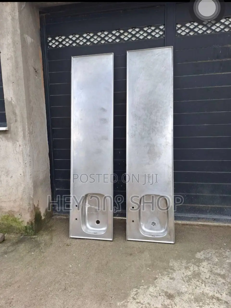 Working Tables / ወርኪንግ ቴብል