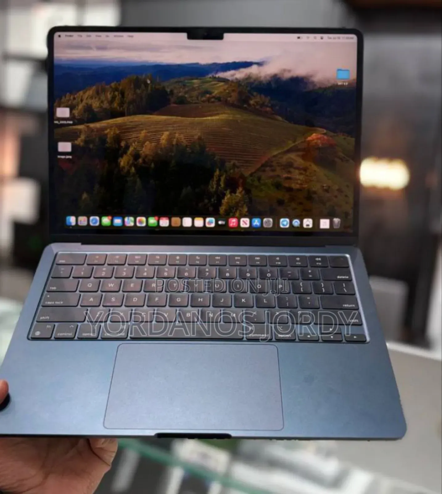 New Laptop Apple MacBook Air 2022 M2 8GB Apple M2 SSD 256GB