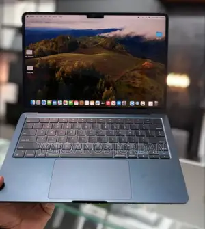 New Laptop Apple MacBook Air 2022 M2 8GB Apple M2 SSD 256GB