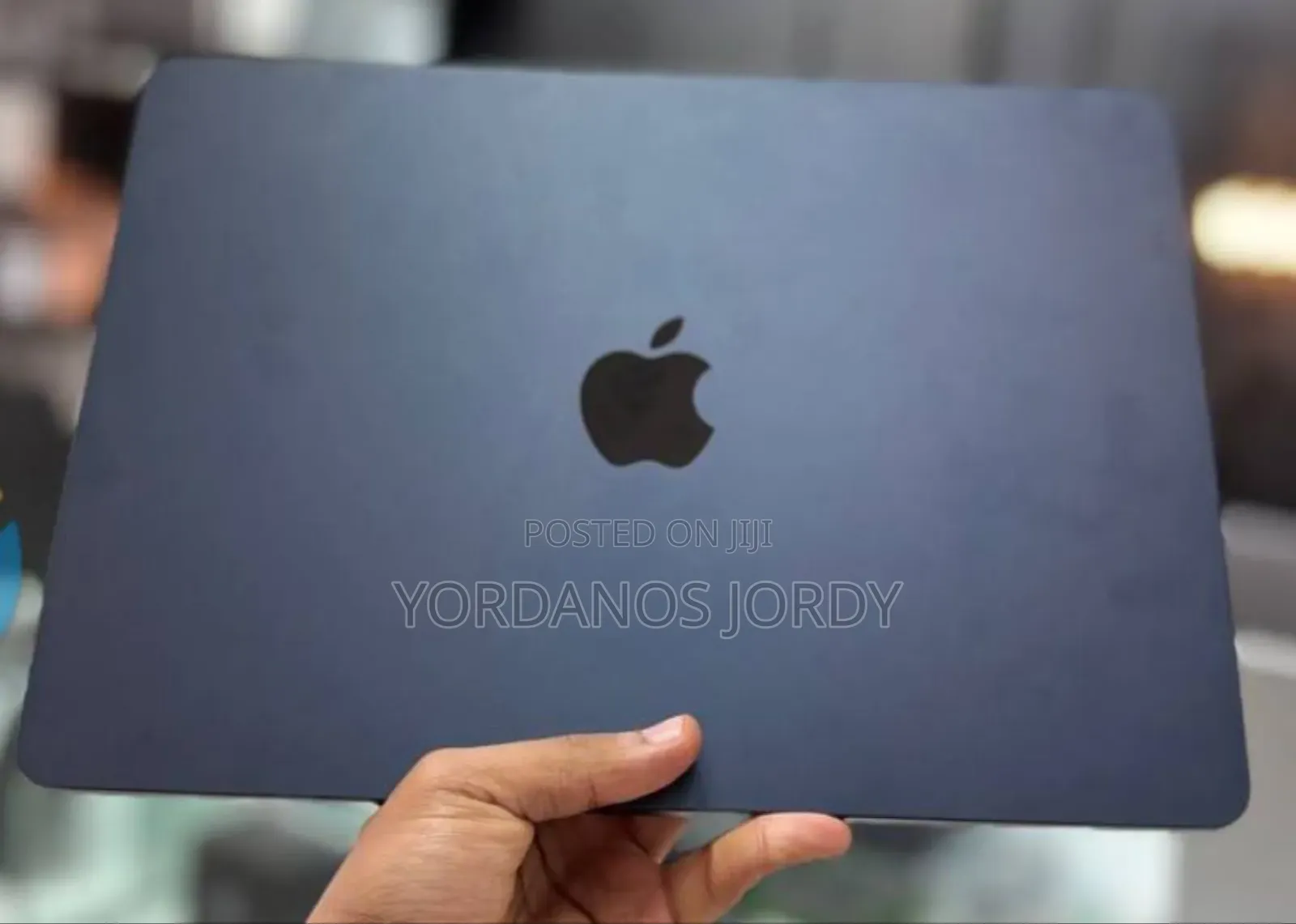 New Laptop Apple MacBook Air 2022 M2 8GB Apple M2 SSD 256GB