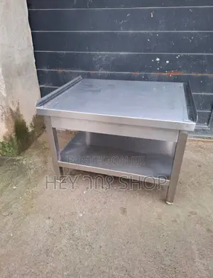 Working Tables / ወርኪንግ ቴብል