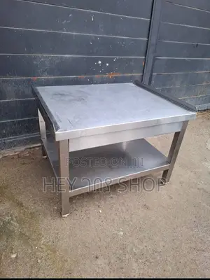 Working Tables / ወርኪንግ ቴብል