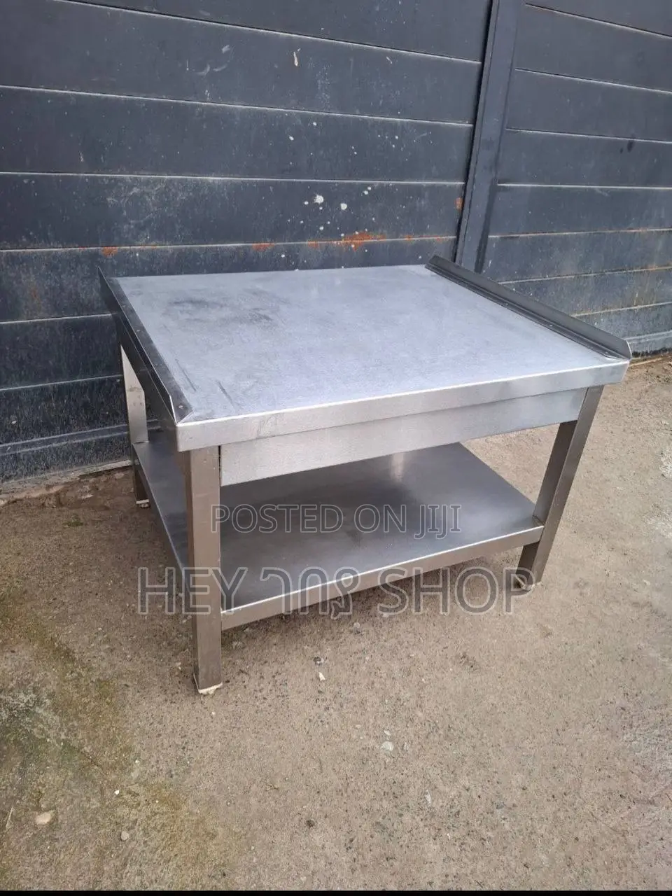 Working Tables / ወርኪንግ ቴብል