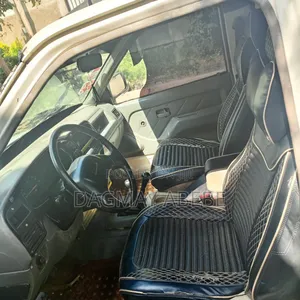 Photo - Isuzu Trooper 2001 White