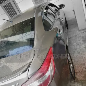 Toyota Yaris 2015 Gold