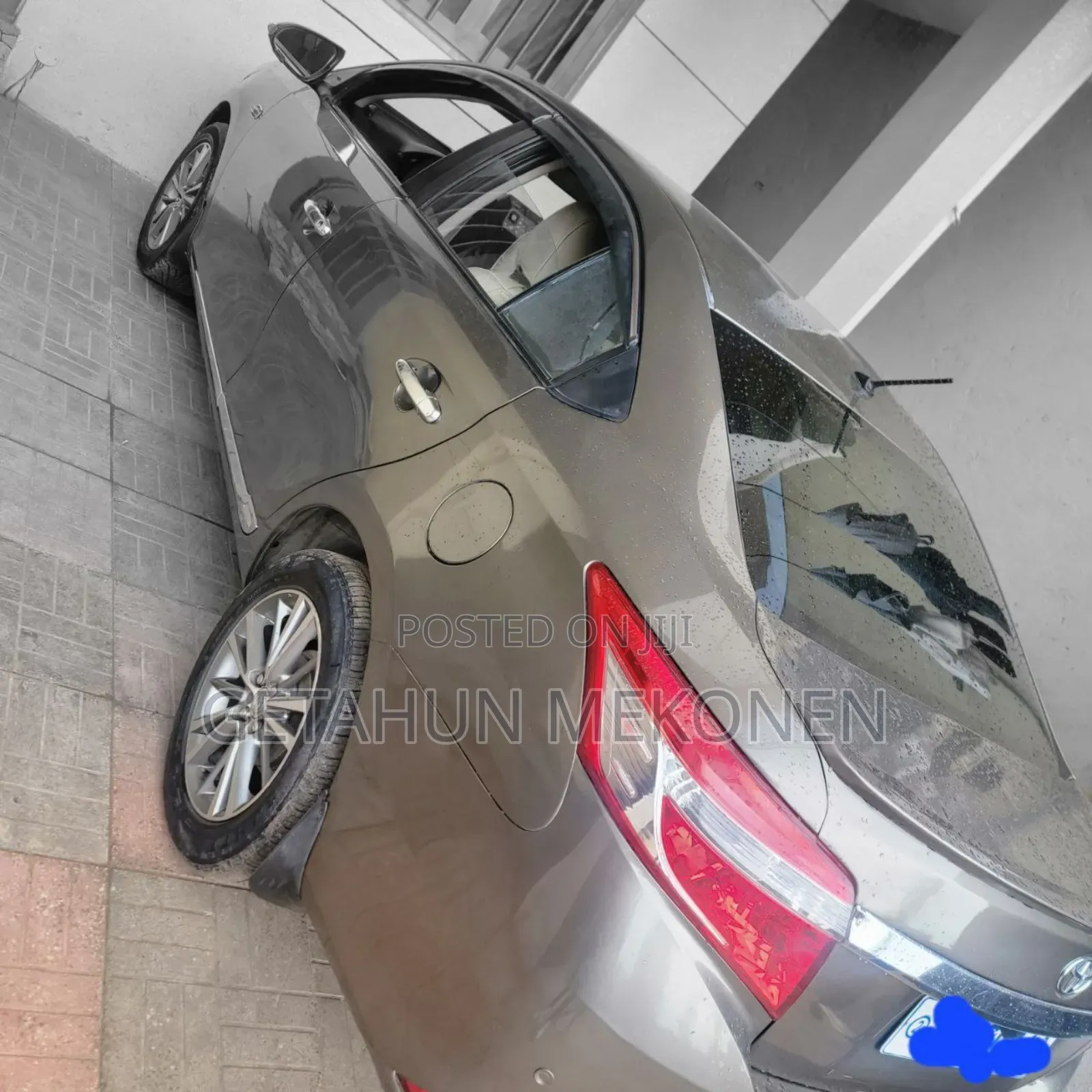 Toyota Yaris 2015 Gold