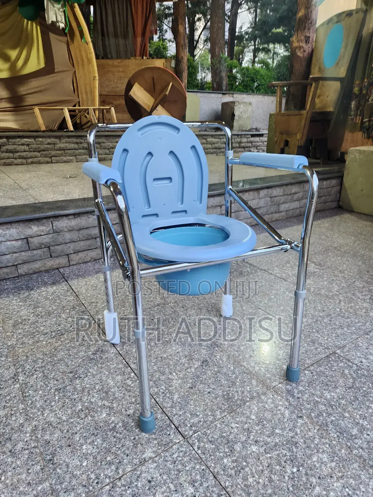 Commode Foldable All in 1 Commode Chair夯土toilet Chair Brand New Popo