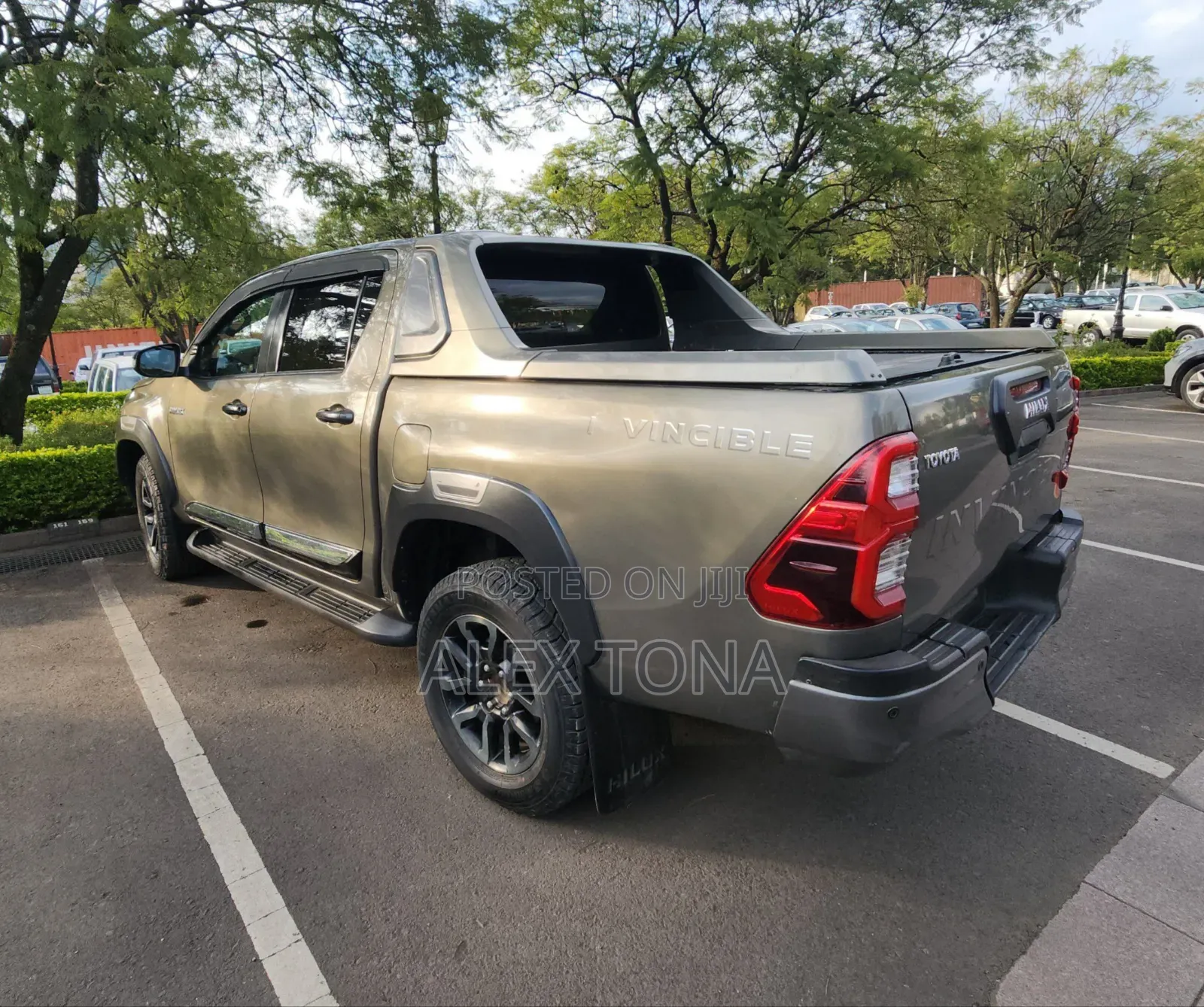 Toyota Hilux 2021 Gray