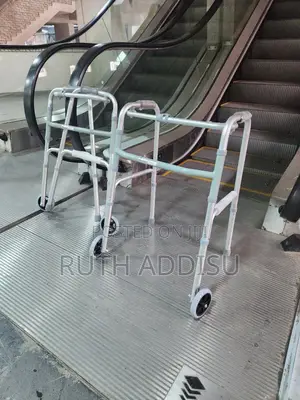 Photo - Walker雞湯foldable Almunium Walker腕帶heigh Strength Can Carry 150kg New