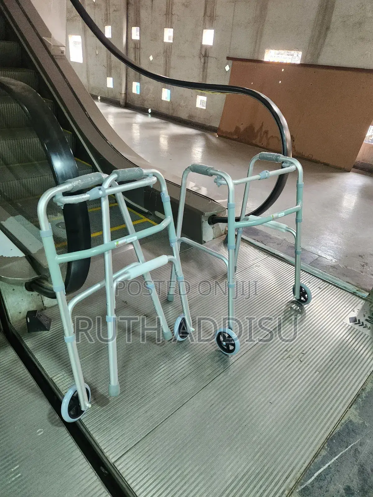 Medical Walker管制brand New Foldable Walker朱紅walking Aid墳塋walker Best