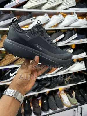 Photo - Original Comfortable Gor Tex Shoes High Master Quality Sneakers