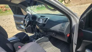 Toyota Hilux 3.0 D-4D 4x4 2014 Silver