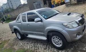 Toyota Hilux 3.0 D-4D 4x4 2014 Silver