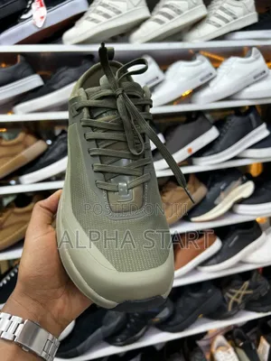 Original Comfortable Gray Gor Tex Shoes High Master Quality Sneakers