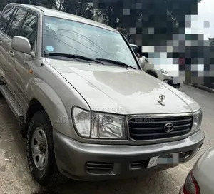 Photo - Toyota Land Cruiser 2001 Silver