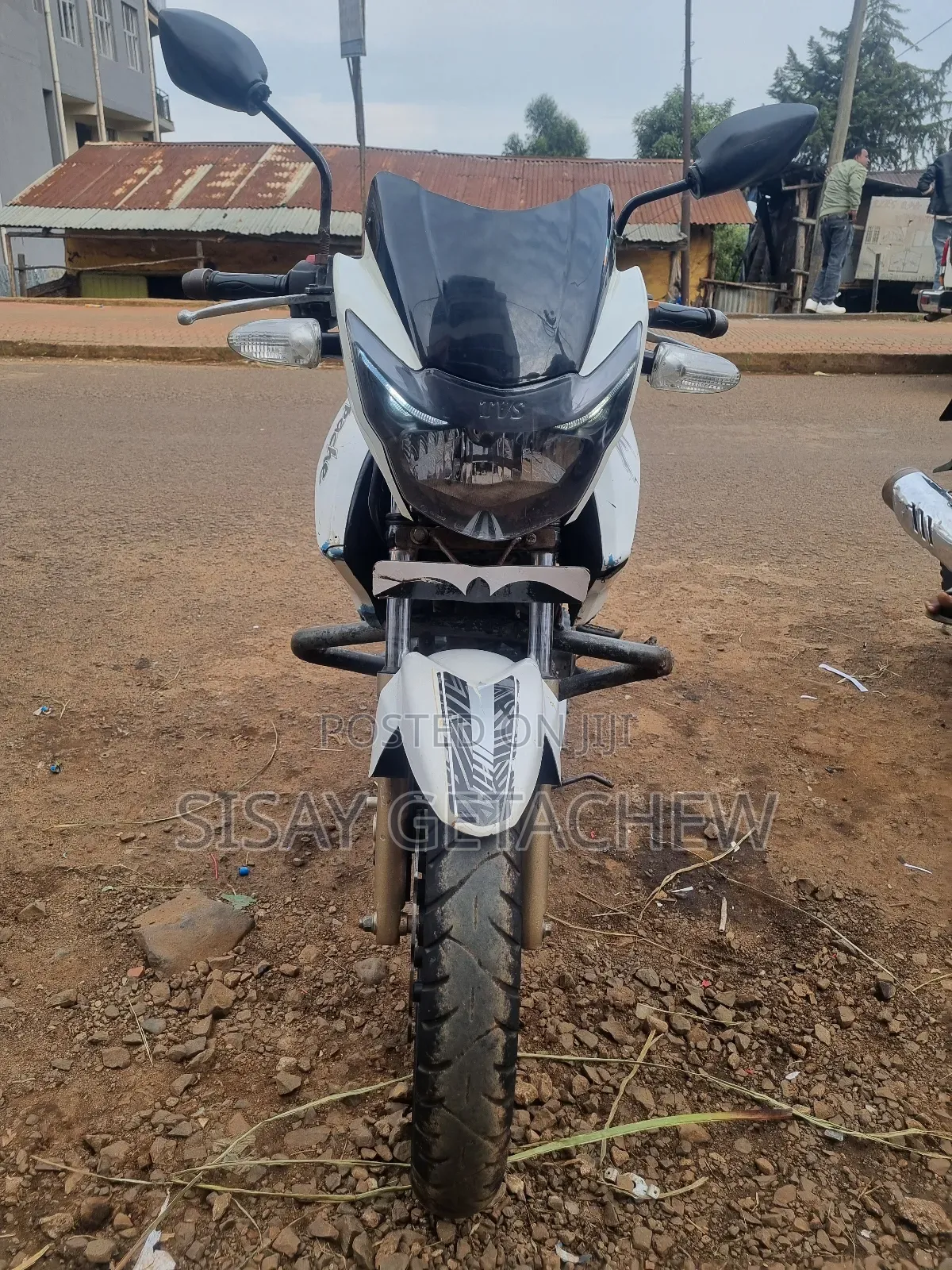 TVS Apache 180 RTR 2017 White