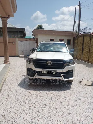 Photo - Toyota Land Cruiser 4.5 V8 TD 2020 White