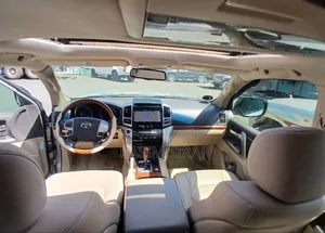 Toyota Land Cruiser 4.5 V8 DSL 2015 Silver