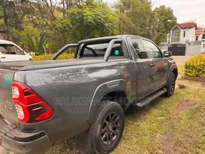 Toyota Hilux 2021 Gray