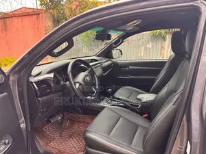 Toyota Hilux 2021 Gray