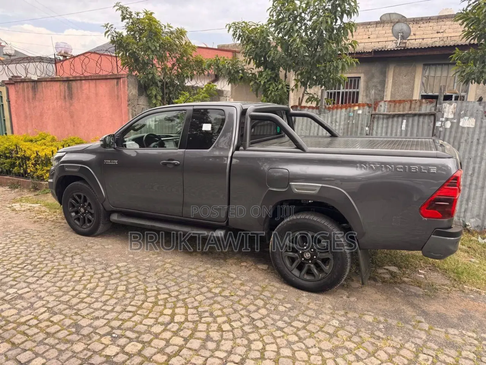 Toyota Hilux 2021 Gray