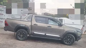 Toyota Hilux 2022 Gray