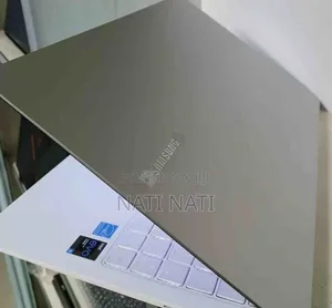 New Laptop Samsung S3510 8GB Intel Core Ultra 7 SSD 256GB