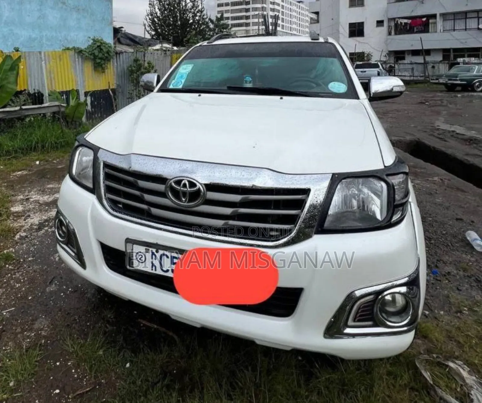 Toyota Hilux 2012 White