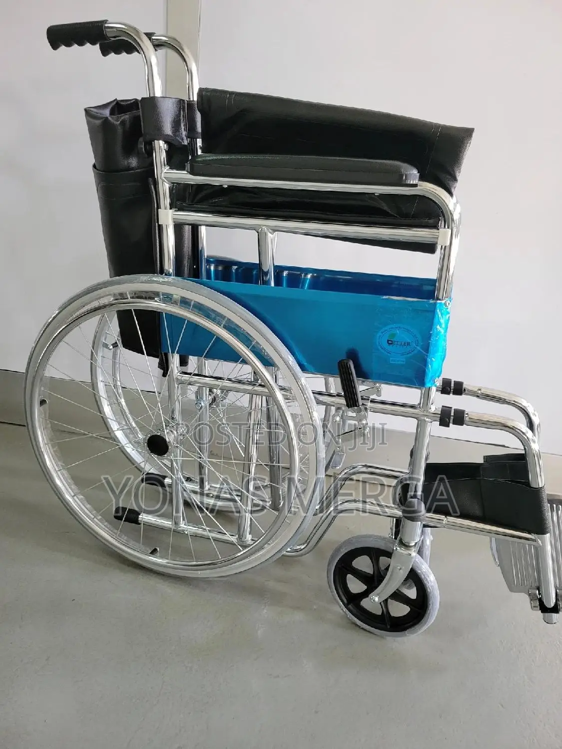 Wheelchair/Wheelchair Has Black Steel Frame Blue Fabric Seat Backrest