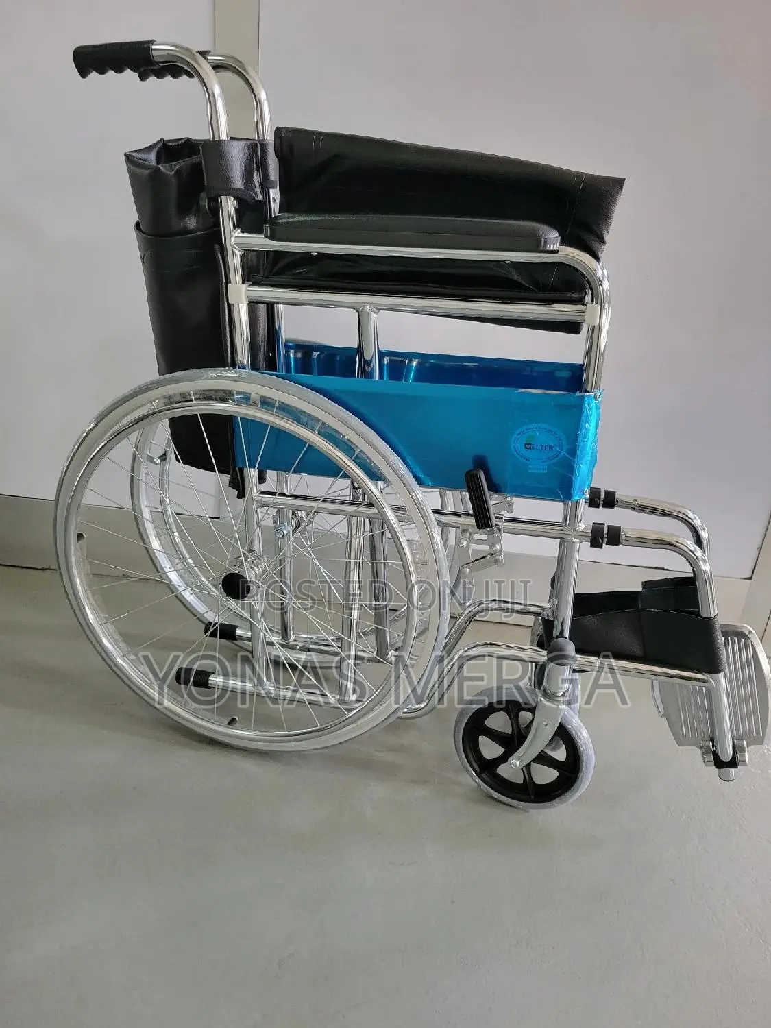 Wheelchair/Wheelchair Has Black Steel Frame Blue Fabric Seat Backrest