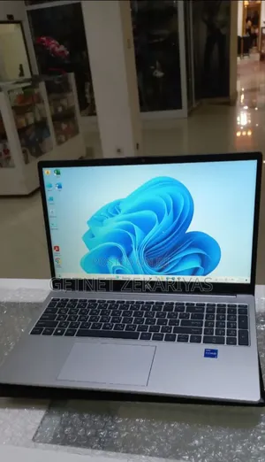 New Laptop HP Stream Notebook 16GB Intel Core I7 SSD 512GB