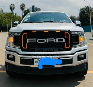 Photo - Ford F-150 XLT 4x2 Regular Cab Styleside 6.5 ft. box 122 in. WB 2019