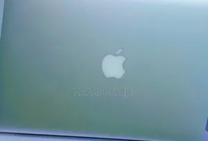 New Laptop Apple MacBook Pro M1 8GB Intel Core I5 SSD 128GB