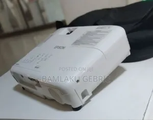 Epson Projector 
Model Name: Eb-E01