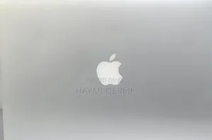 New Laptop Apple MacBook Pro 2019 8GB Intel Core I5 SSD 256GB