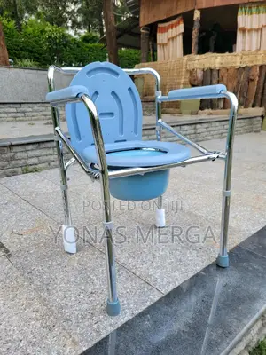 Photo - Foldable Commode Chair壺三toilet Chair~斀multifunctional Shower Chair