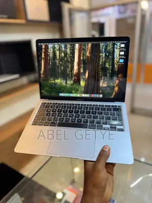 Photo - New Laptop Apple MacBook Air 2020 8GB Intel Core I5 SSD 256GB