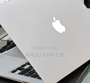 Photo - New Laptop Apple MacBook Pro 2017 8GB Intel Core I5 SSD 256GB