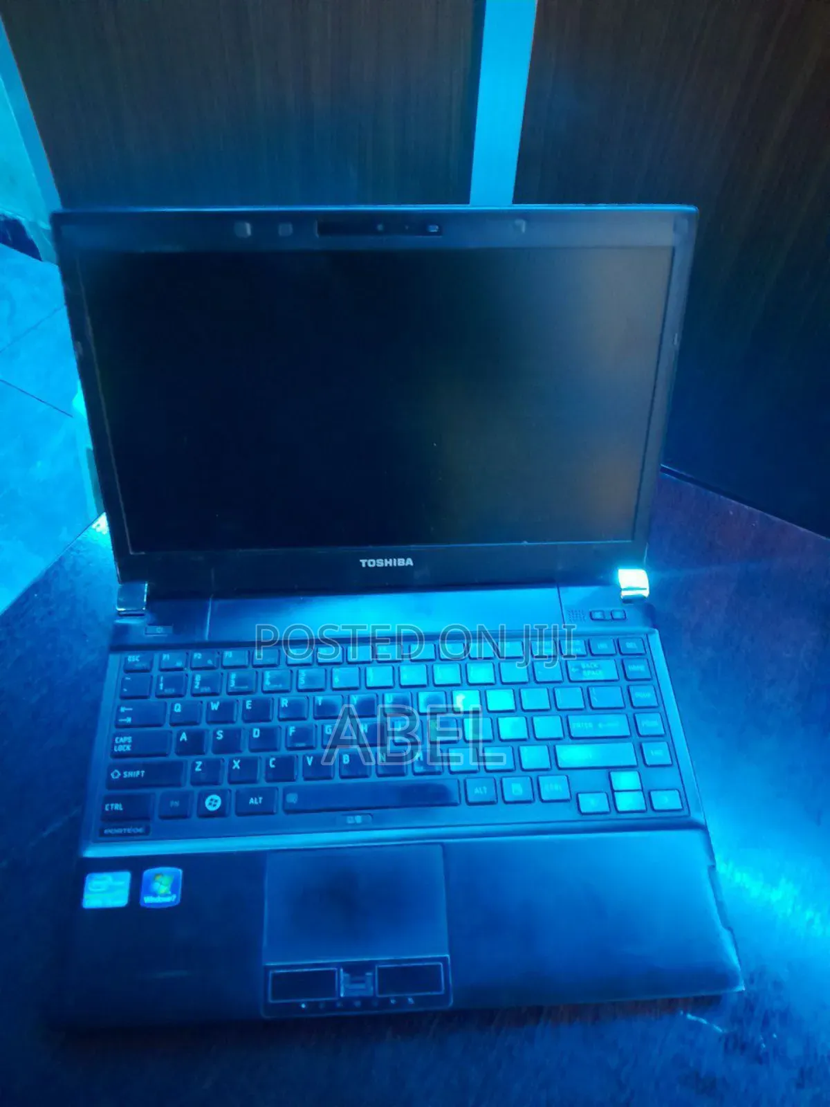 Laptop Toshiba Satellite C655D 4GB Intel Core I5 SSD 256GB