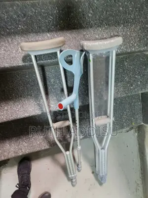 Photo - Axillary Bilateral Crutches蝨弓medical Axillary Crutches堥去crutches New