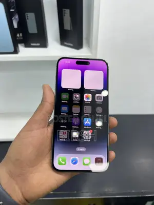 Photo - Apple iPhone 14 Pro Max 256 GB Purple