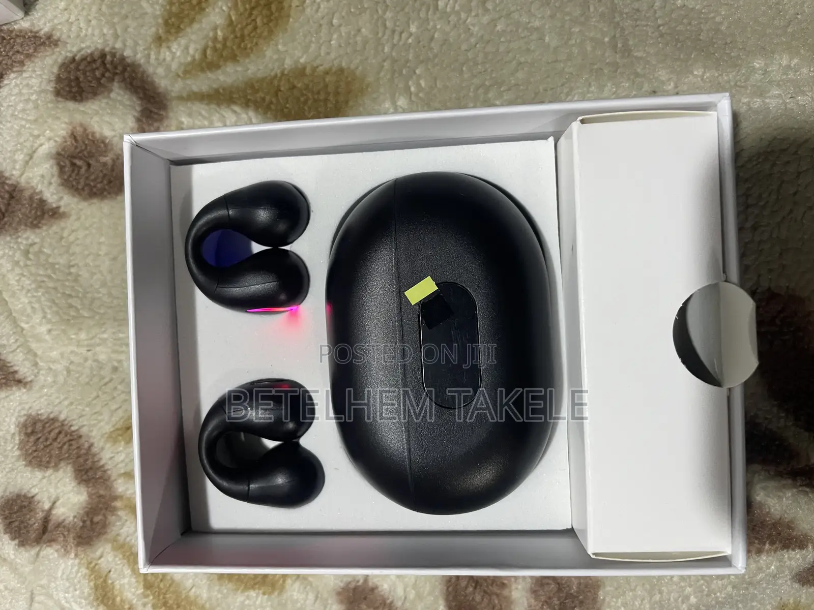 Clip on Wireless Airpods