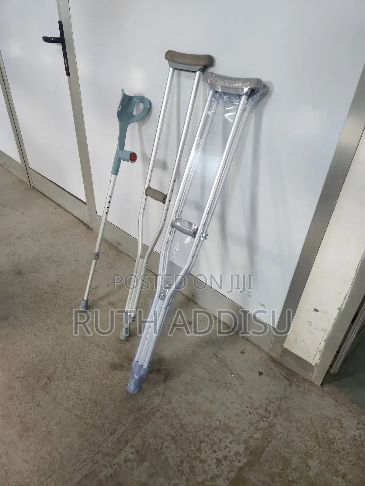 Axillary Bilateral Crutches丸是medical Axill Crutches翗在crutches Main
