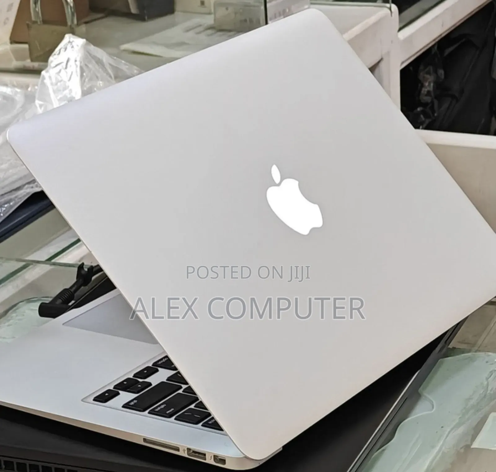 New Laptop Apple MacBook Air 2015 8GB Intel Core I5 SSD 256GB