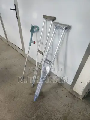 Axillary Bilateral Crutches延長brand New Strong Almunium Crutches New