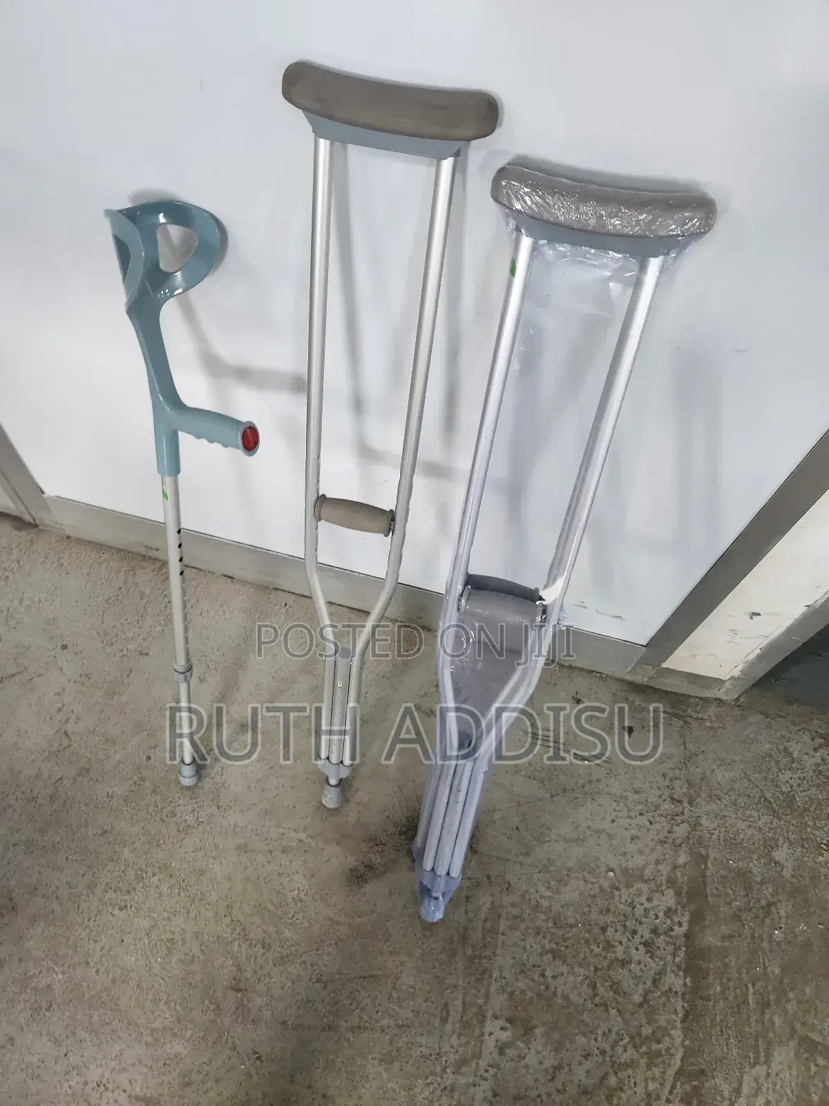 Elbow and Axillary Bilateral Crutches夷我new Medical Crutches Medical
