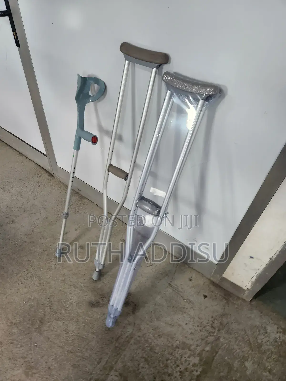 Axillary Bilateral Crutches建安bilateral New Axillary Crutches New