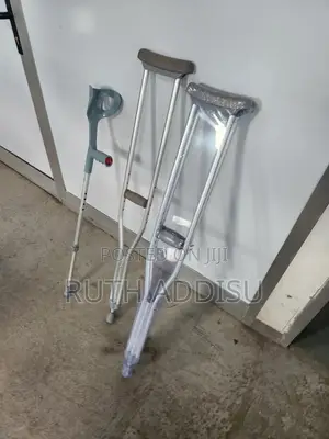 Photo - Axillary Bilateral Crutches建安bilateral New Axillary Crutches New