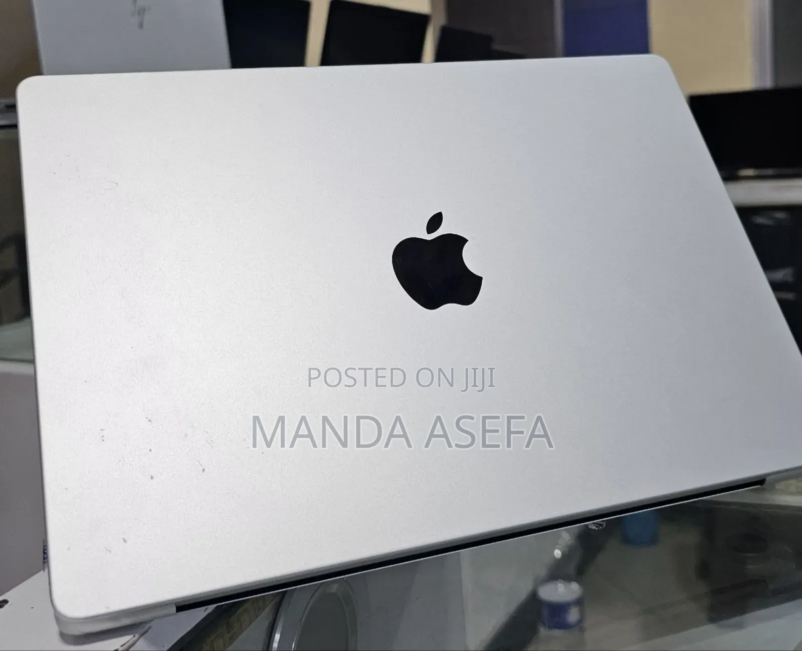 New Laptop Apple MacBook Pro 8GB Apple M3 SSD 512GB