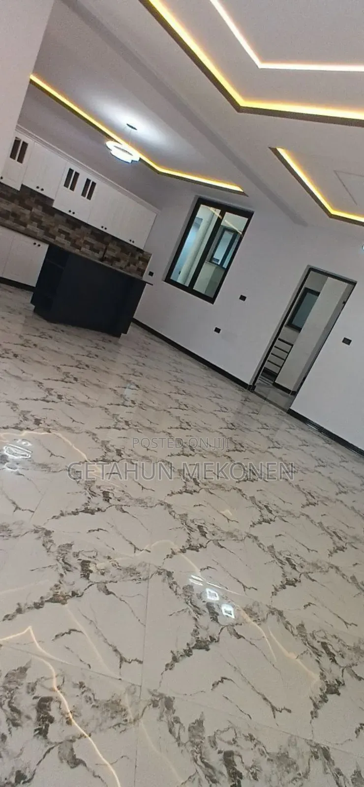  Hotel Standard 
 Luxury Home